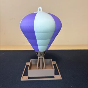 Дизайнерска хранилка за птици във форма на въздушен балон